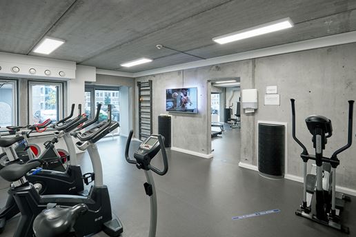 Stort fitnessrum i stueetagen